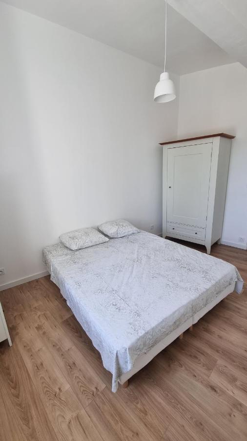 En Plein Coeur De Pelissanne - 55 M2 Renoves - Avec Parking Apartman Kültér fotó